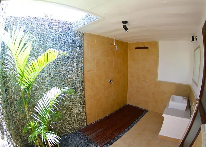 Mote Surfstay 3*